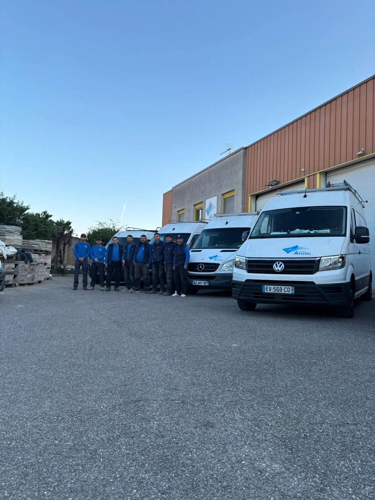 Équipe terrain et véhicules d'intervention — Étanchéité de l'Arsenal, Lyon